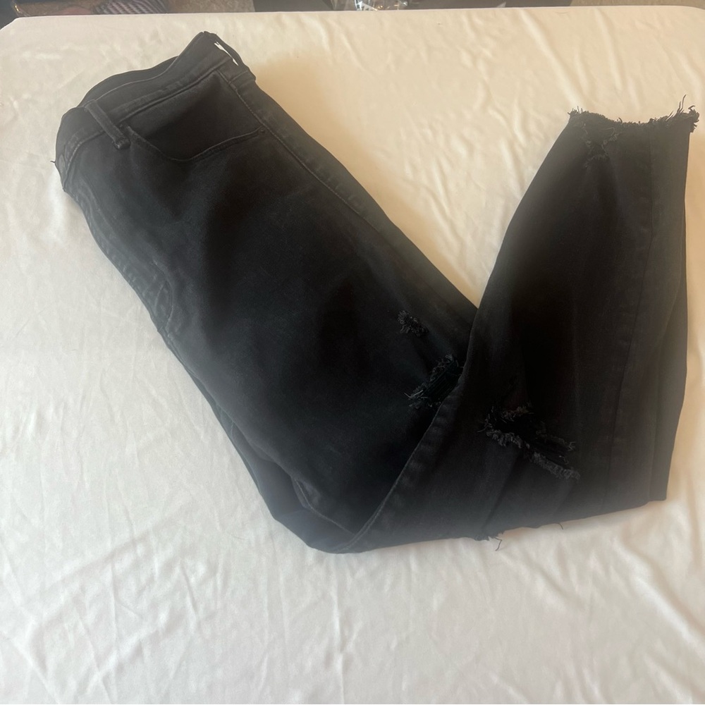 Abercrombie & Fitch Ultra High Rise Super Skinny Ankle Black Distressed Jeans 12